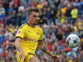 Soll vor dem Wechsel nach Moskau stehen: Dortmunds Maximilian Philipp spielt den Ball. Foto: Karl-Josef Hildenbrand Soll vor dem Wechsel nach Moskau stehen: Dortmunds Maximilian Philipp spielt den Ball. Foto: Karl-Josef Hildenbrand