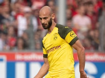 Werder Bremen soll Interessa an Abwehrspieler Ömer Toprak von Borussia Dortmund haben. Foto: Sebastian Gollnow Werder Bremen soll Interessa an Abwehrspieler Ömer Toprak von Borussia Dortmund haben. Foto: Sebastian Gollnow