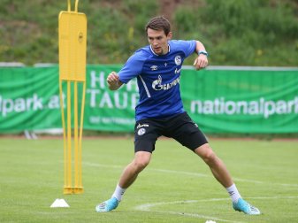 Schalkes Neuzugang Benito Raman humpelte vom Platz Schalkes Neuzugang Benito Raman humpelte vom Platz