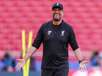 Ihm liegen die Fans des FC Liverpool zu Füßen: Trainer Jürgen Klopp. Foto: Jan Woitas Ihm liegen die Fans des FC Liverpool zu Füßen: Trainer Jürgen Klopp. Foto: Jan Woitas