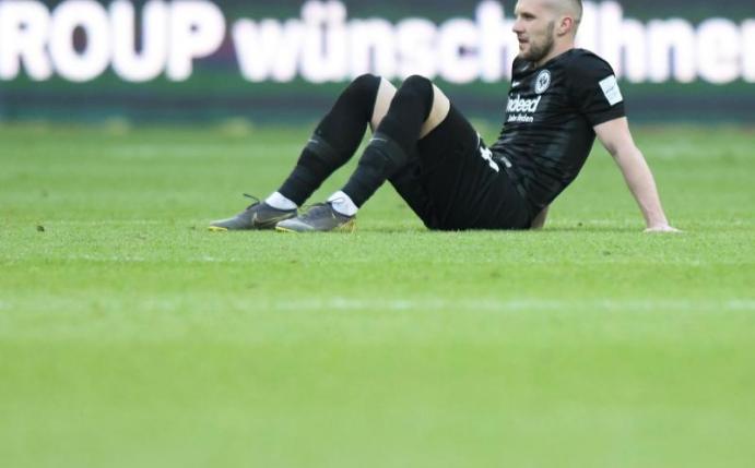 Die Zukunft von Ante Rebic bei Eintracht Frankfurt ist weiter offen. Foto: Silas Stein