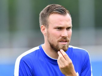 Für den ehemaligen BVB-Profi Kevin Großkreutz ist es eine ganz besondere Begegnung. Foto: Uwe Anspach Für den ehemaligen BVB-Profi Kevin Großkreutz ist es eine ganz besondere Begegnung. Foto: Uwe Anspach