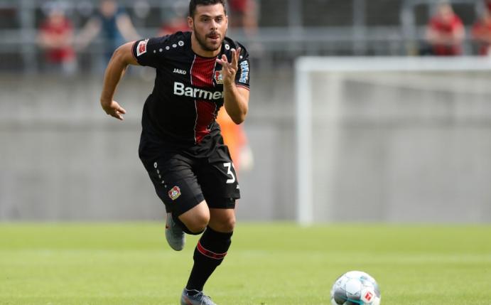 Kevin Volland erzielt das 1:0 für Leverkusen 
