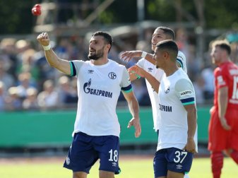 Daniel Caligiuri (l.) trifft Elfmeter für Schalke Daniel Caligiuri (l.) trifft Elfmeter für Schalke