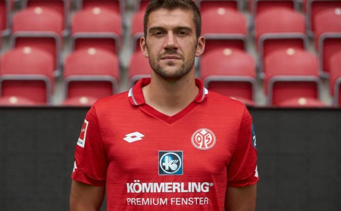 Der Mainzer Verteidiger Stefan Bell droht mit Achillessehnenproblemen vorerst auszufallen. Foto: Thomas Frey