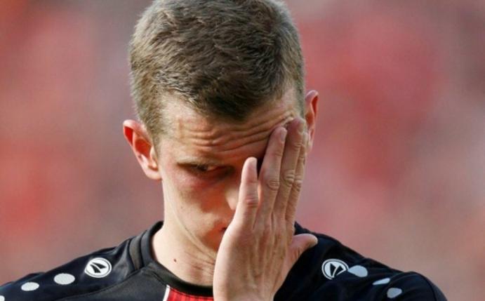 Sven Bender verletzte sich im Spiel gegen Aachen