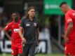 Bedient: FCA-Coach Martin Schmidt nach der Pleite in Verl. Foto: Friso Gentsch