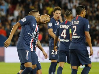 Kylian Mbappe (2.v.l) bejubelt sein Tor zum zwischenzeitlichen 2:0. Foto: Francois Mori/AP Kylian Mbappe (2.v.l) bejubelt sein Tor zum zwischenzeitlichen 2:0. Foto: Francois Mori/AP