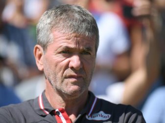 Düsseldorfs Trainer Friedhelm Funkel würde Clemens Tönnies verzeihen. Foto: Patrick Seeger Düsseldorfs Trainer Friedhelm Funkel würde Clemens Tönnies verzeihen. Foto: Patrick Seeger