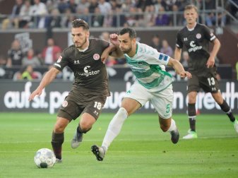 Diamantakos (l.) wurde für drei Pokalspiele gesperrt Diamantakos (l.) wurde für drei Pokalspiele gesperrt