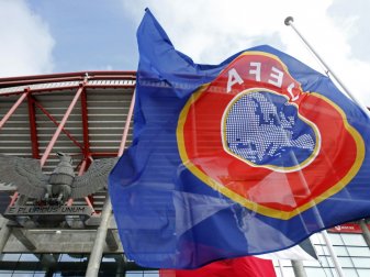 UEFA-Politik könnte nationalen Ligen schaden UEFA-Politik könnte nationalen Ligen schaden