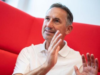 Trainer beim Bundesliga-Aufsteiger 1. FC Köln: Achim Beierlorzer. Foto: Marius Becker Trainer beim Bundesliga-Aufsteiger 1. FC Köln: Achim Beierlorzer. Foto: Marius Becker