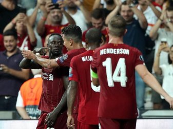 Sadio Mane (l) feiert sein Tor zum 2:1. Foto: Nick Potts/PA Wire Sadio Mane (l) feiert sein Tor zum 2:1. Foto: Nick Potts/PA Wire