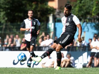 Sami Khedira (r.) bleibt offenbar bei Juventus Turin Sami Khedira (r.) bleibt offenbar bei Juventus Turin