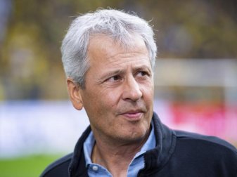 Will mit dem BVB nur von Spiel zu Spiel schauen: Trainer Lucien Favre. Foto: Guido Kirchner Will mit dem BVB nur von Spiel zu Spiel schauen: Trainer Lucien Favre. Foto: Guido Kirchner