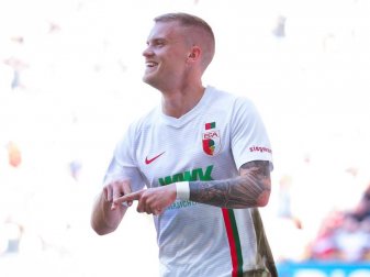Augsburgs Philipp Max könnte in Zukunft bei Atalanta Bergamo spielen. Foto: Tom Weller Augsburgs Philipp Max könnte in Zukunft bei Atalanta Bergamo spielen. Foto: Tom Weller