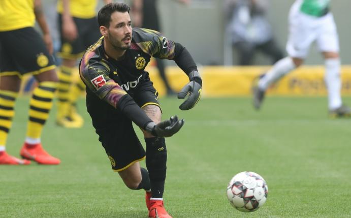 Torwart Roman Bürki fällt gegen Augsburg aus
