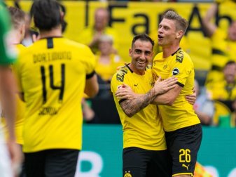 Doppelpacker Paco Alcacer jubelt mit Lukasz Piszczek (r) über seinen Treffer zum 4:1. Foto: Guido Kirchner Doppelpacker Paco Alcacer jubelt mit Lukasz Piszczek (r) über seinen Treffer zum 4:1. Foto: Guido Kirchner