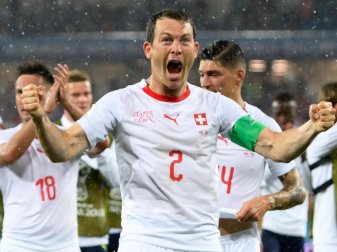 Hat große Erfahrung im europäischen Fußball: Der Schweizer Stephan Lichtsteiner. Foto: Laurent Gillieron/KEYSTONE Hat große Erfahrung im europäischen Fußball: Der Schweizer Stephan Lichtsteiner. Foto: Laurent Gillieron/KEYSTONE