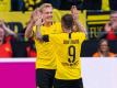BVB-Neuzugang Julian Brandt (l) jubelt mit Doppel-Torschütze Paco Alcácer. Foto: Guido Kirchner