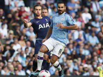Ilkay Gündogan (r) ärgerte sich über die Handspiel-Regel. Foto: Simon Bellis Ilkay Gündogan (r) ärgerte sich über die Handspiel-Regel. Foto: Simon Bellis