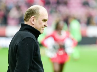 Schmadtke ist nach Schmähgesängen des 1. FC Kölns empört Schmadtke ist nach Schmähgesängen des 1. FC Kölns empört