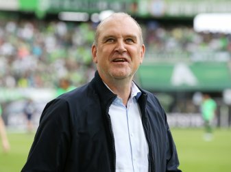 Teile der FC-Fans bedachten Schmadtke mit Schmähgesängen Teile der FC-Fans bedachten Schmadtke mit Schmähgesängen