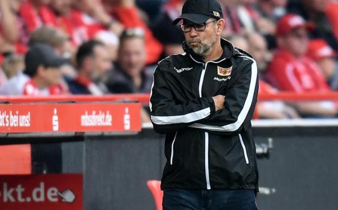 Urs Fischer musste zum Bundesliga-Auftakt eine bittere 0:4-Heimniederlage hinnehmen. Foto: Britta Pedersen