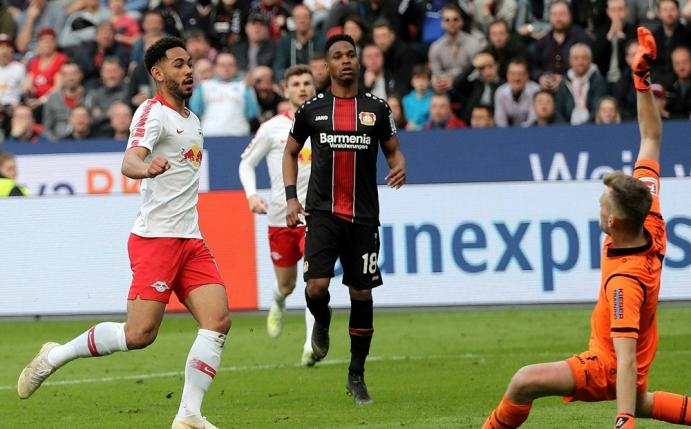 Cunha traf gegen Leverkusen sehenswert per Lupfer