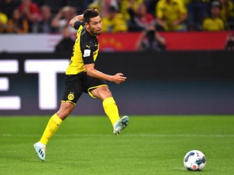Kann schon wieder mit seinen BVB-Mannschaftskollegen trainieren: Raphael Guerreiro. Foto: Marius Becker Kann schon wieder mit seinen BVB-Mannschaftskollegen trainieren: Raphael Guerreiro. Foto: Marius Becker