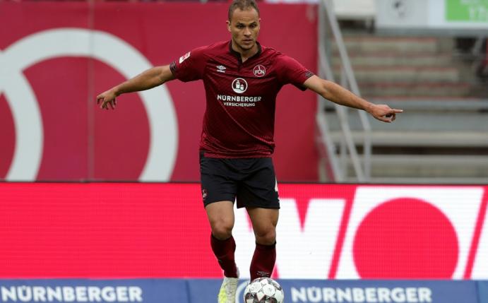 Ewerton wechselte von Nürnberg nach Hamburg