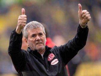 Friedhelm Funkel wird zum insgesamt 495. Mal auf der Bundesliga-Trainerbank sitzen. Foto: Marius Becker Friedhelm Funkel wird zum insgesamt 495. Mal auf der Bundesliga-Trainerbank sitzen. Foto: Marius Becker
