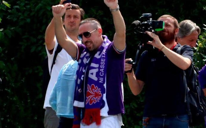 Freut sich auf seine neue Aufgabe in der Serie A: Florenz-Neuzugang Franck Ribéry. Foto: Claudio Giovannini/ANSA/AP