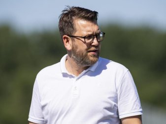 Paderborn-Manager Martin Przondziono beklagt die großen finanziellen Unterschiede in der Fußball-Bundesliga. Foto: Guido Kirchner Paderborn-Manager Martin Przondziono beklagt die großen finanziellen Unterschiede in der Fußball-Bundesliga. Foto: Guido Kirchner