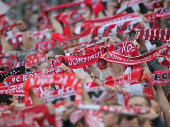 4.500 FC-Fans besuchten die Andacht im Kölner Dom 4.500 FC-Fans besuchten die Andacht im Kölner Dom