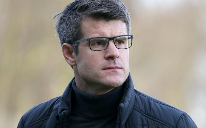 Trainer Jens Scheuer und seine Bayern schlagen Frankfurt