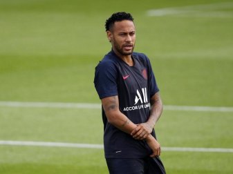 Hängt bei PSG in der Luft: Superstar Neymar. Foto: Francois Mori/AP Hängt bei PSG in der Luft: Superstar Neymar. Foto: Francois Mori/AP