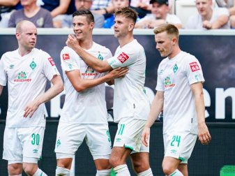 Füllkrug (2.v.r.) erzielte sein erstes Werder-Tor seit 2499 Tagen. Foto: Uwe Anspach Füllkrug (2.v.r.) erzielte sein erstes Werder-Tor seit 2499 Tagen. Foto: Uwe Anspach