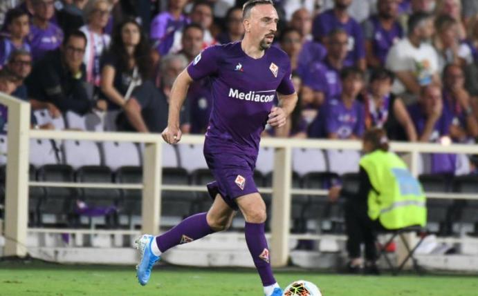 Franck Ribéry wurde unter Standing Ovations der Fiorentina-Fans eingewechselt. Foto: Claudio Giovannini/ANSA/AP