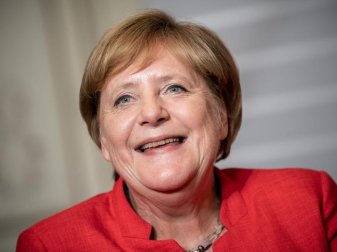 Nimmt an der Grundsteinlegung der DFB-Akademie teil: Bundeskanzlerin Angela Merkel. Foto: Michael Kappeler Nimmt an der Grundsteinlegung der DFB-Akademie teil: Bundeskanzlerin Angela Merkel. Foto: Michael Kappeler