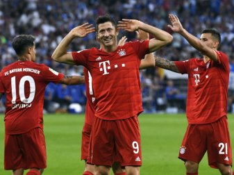 Lewandowski (v.) ist mit dem Bayern-Kader sehr zufrieden Lewandowski (v.) ist mit dem Bayern-Kader sehr zufrieden
