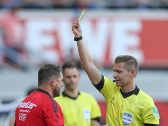 Sah Gelb: Paderborn-Coach Steffen Baumgart. Foto: Friso Gentsch Sah Gelb: Paderborn-Coach Steffen Baumgart. Foto: Friso Gentsch