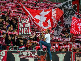 Die Klubs fordern ihre Fans zu friedlichem Verhalten auf Die Klubs fordern ihre Fans zu friedlichem Verhalten auf
