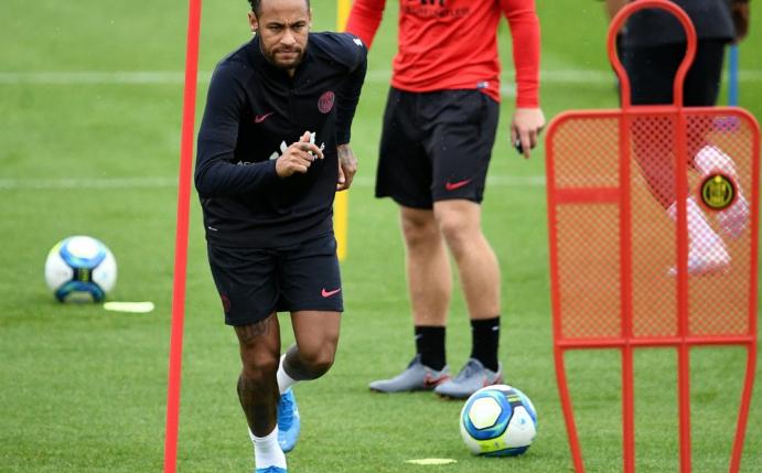 Neymar trainierte bei Paris mit