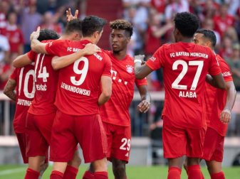 Bayern Münchens Philippe Coutinho (l-r), Ivan Perisic, Robert Lewandowski, Kingsley Coman, David Alaba und Thiago jubeln über das Tor zum 3:1. Foto: Sven Hoppe Bayern Münchens Philippe Coutinho (l-r), Ivan Perisic, Robert Lewandowski, Kingsley Coman, David Alaba und Thiago jubeln über das Tor zum 3:1. Foto: Sven Hoppe