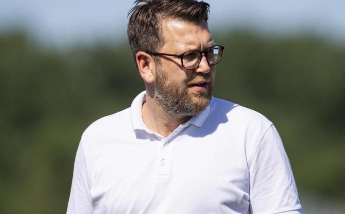 Paderborns Sport-Geschäftsführer Martin Przondziono will für seinen Verein noch einen Spieler verpflichten. Foto: Guido Kirchner