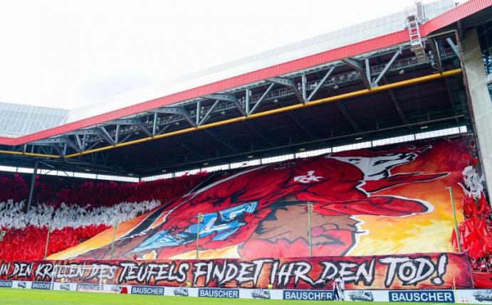 36.766 Zuschauer kamen zum Südwest-Derby ins Fritz-Walter-Stadion. Foto: Uwe Anspach