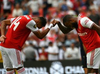 Aubameyang (l.) und Lacazette schossen jeweils ein Tor Aubameyang (l.) und Lacazette schossen jeweils ein Tor