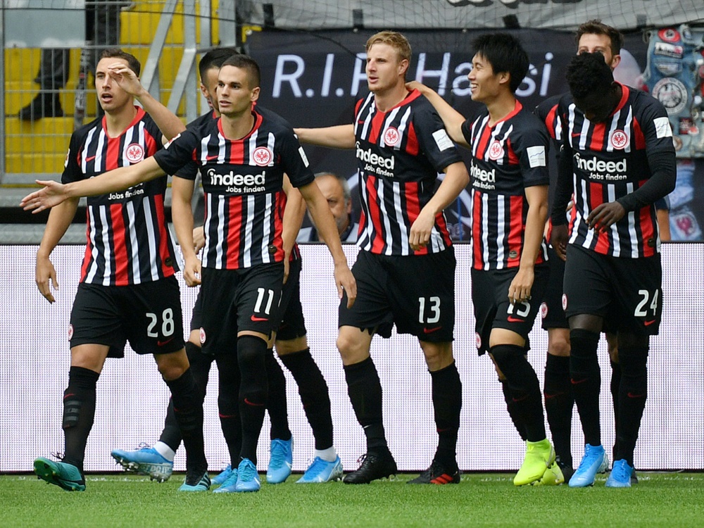 Frankfurt dreht das Spiel und bezwingt Düsseldorf 2:1