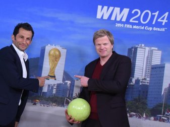 Früher im Trikot, bald in Anzug zusammen beim FC Bayern: Oliver Kahn (r) und Hasan Salihamidzic. Foto: Marcus Brandt Früher im Trikot, bald in Anzug zusammen beim FC Bayern: Oliver Kahn (r) und Hasan Salihamidzic. Foto: Marcus Brandt